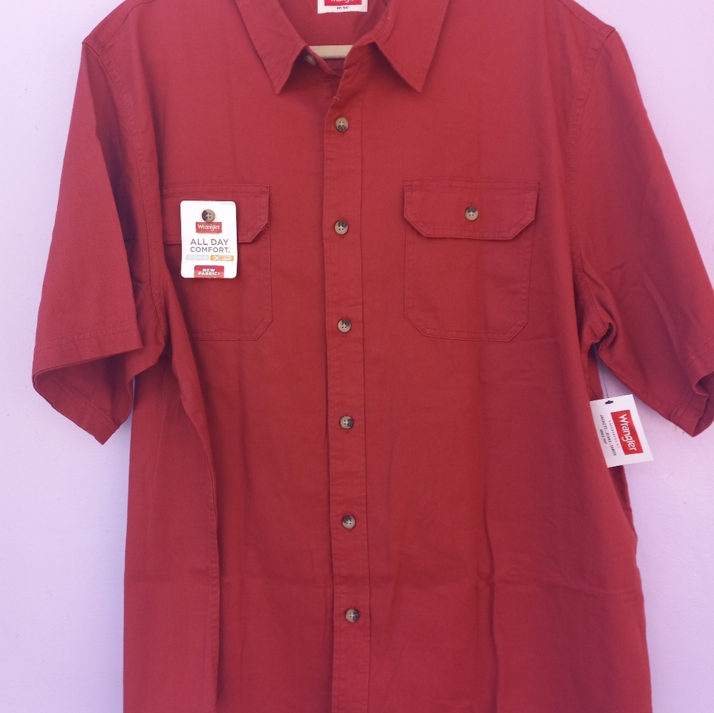 XL Wrangler short sleeve button down burgundy shirt